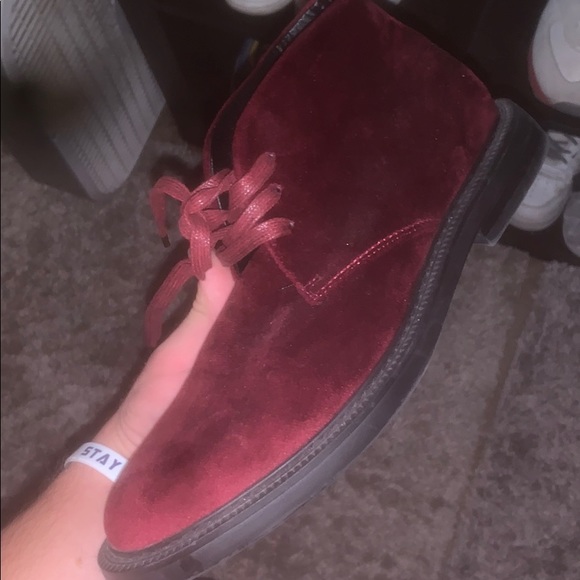 7 pairs of shoes - Picture 5 of 7